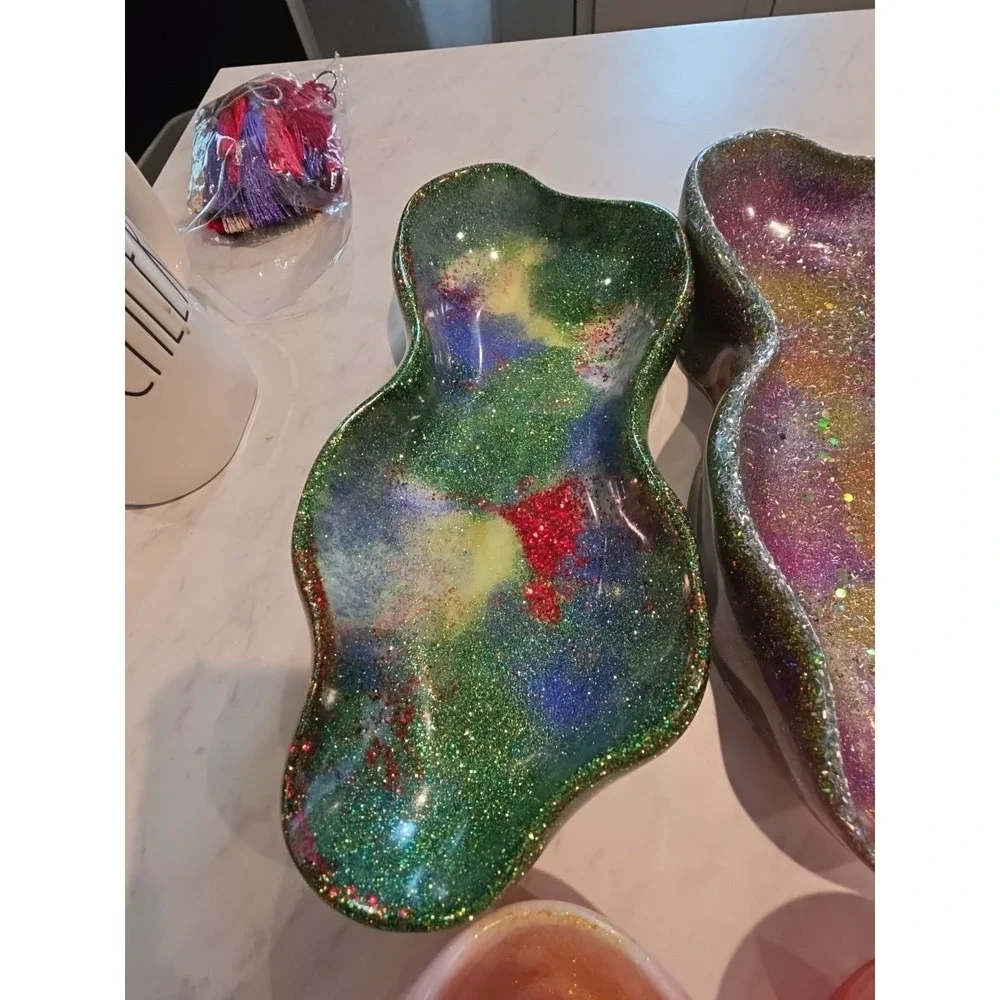 Handmade Resin Long Wavy‎ Edge Bowl. Price Is For One Bowl